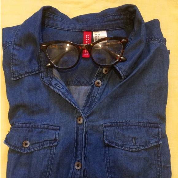 H & M Tops - Light denim color cotton fitted button down shirt