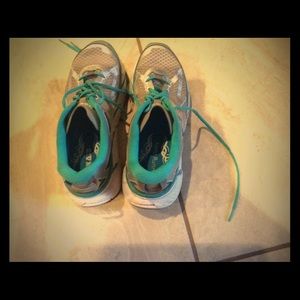 Hoka Cliffon size 7.5