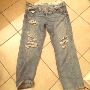 Distressed boyfriend capris