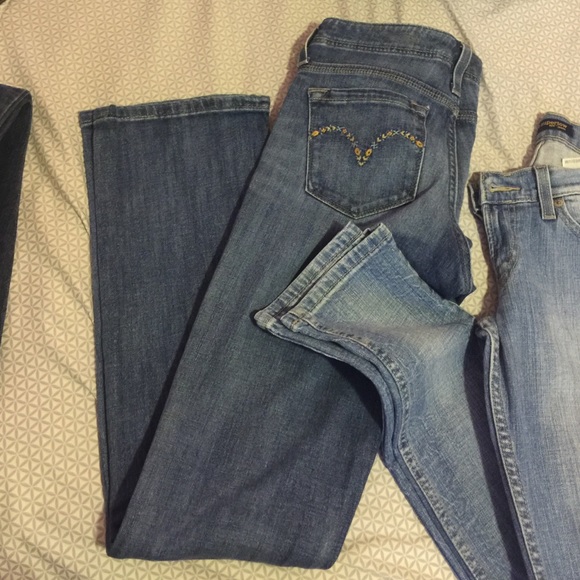 4 Levis - Picture 4 of 4