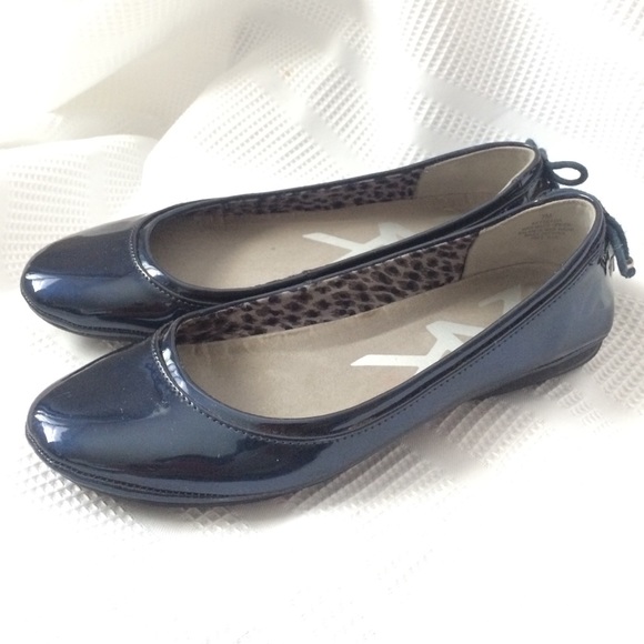 anne klein navy flats