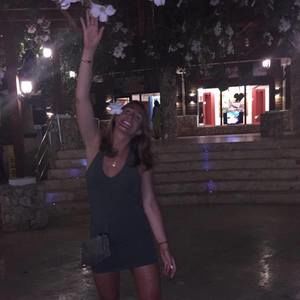 Meet your Posher, Gabriella