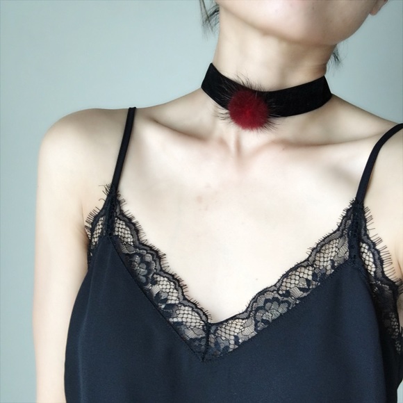 Emerald fur ball velvet choker with free earrings - Picture 4 of 4