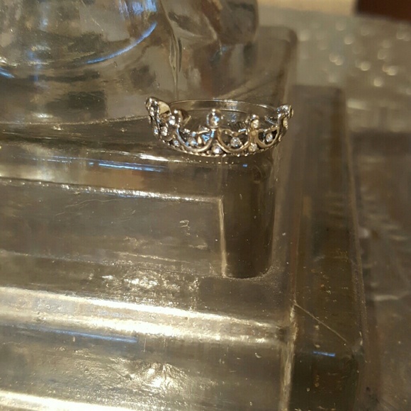Queen Crown Princess Ring - Picture 2 of 2