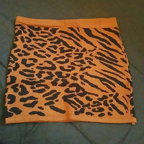 Cheetah Leopard print sweater skirt