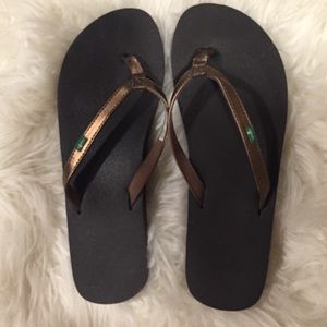 NEW Women's sanuk sandals