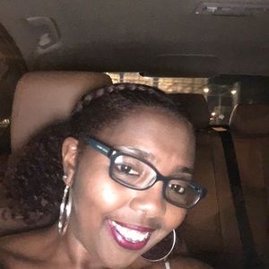 Meet your Posher, Carmen