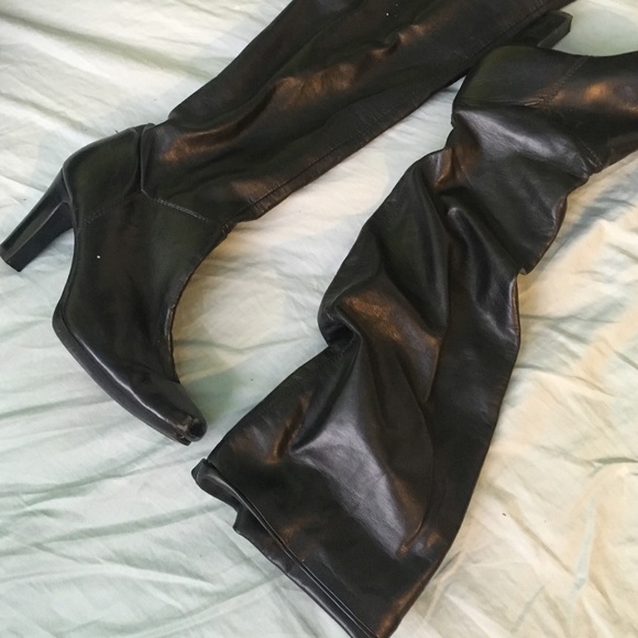 Leather high heeled thigh high boots - Picture 3 of 4