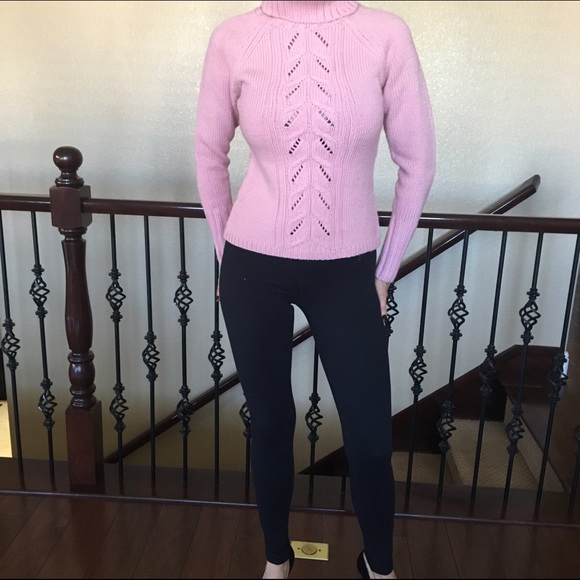 Pink sweater - Picture 2 of 4