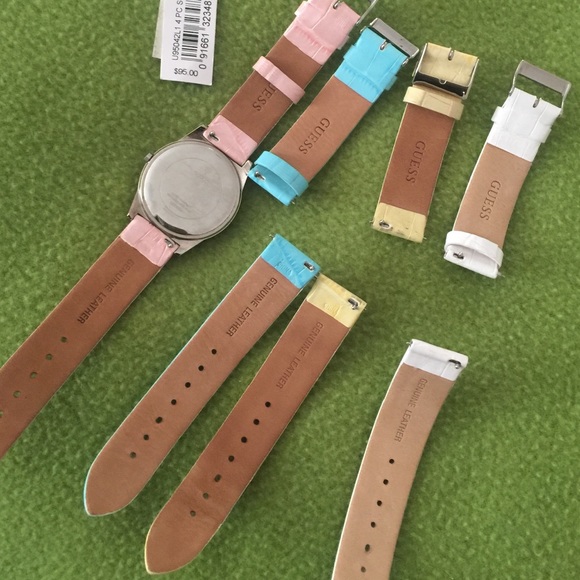 Guess watch with color straps - Picture 3 of 3