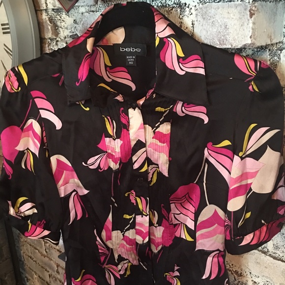 Bebe xs silk blouse - Picture 3 of 4