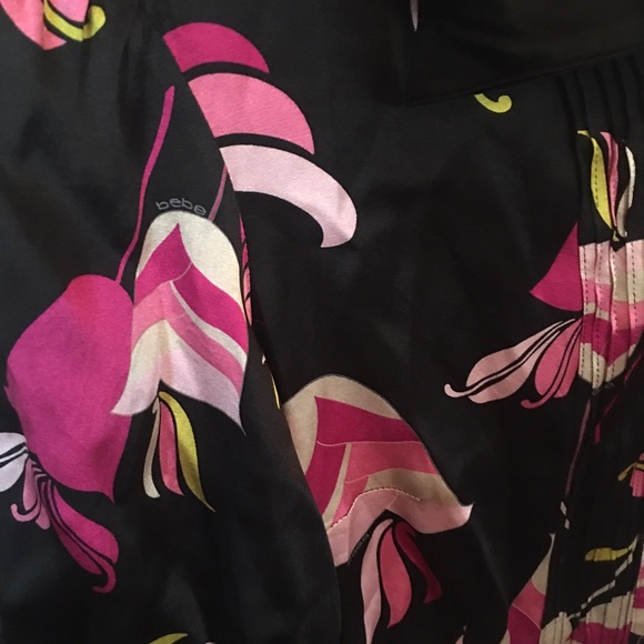 Bebe xs silk blouse - Picture 4 of 4