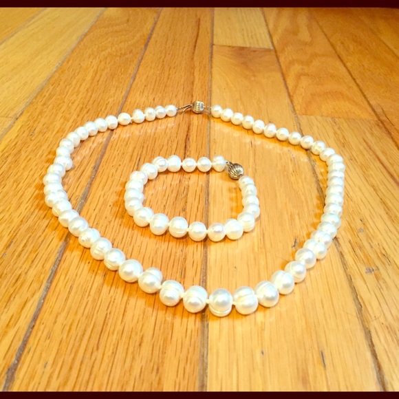 Ross simon Jewelry - Genuine freshwater pearl necklace and bracelet