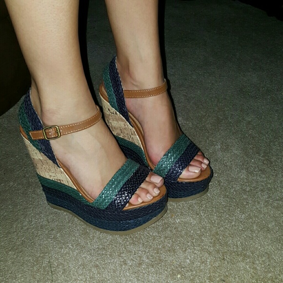Summer wedges