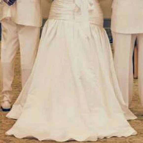 Wedding Dress - Picture 2 of 8