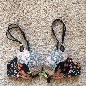 Victoria's Secret Plunge Push-up Bra