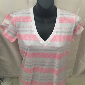 Billabong Graphic Tee🎉