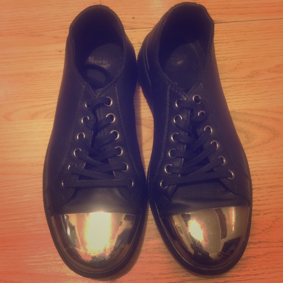 PRICE FIRM dr marten shoes Women's size 8