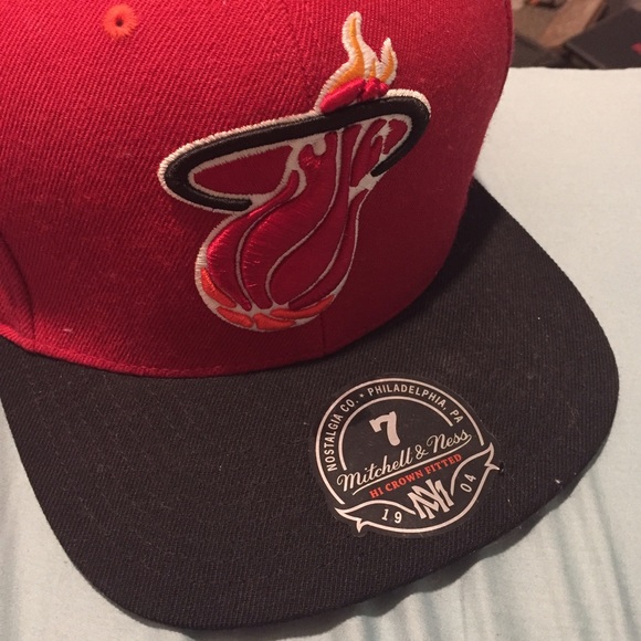 Miami heat basketball cap mitchell & ness.