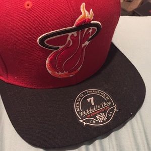 Miami heat basketball cap mitchell & ness.