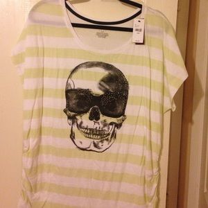 White and lime green skull t shirt