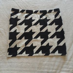 Houndstooth Knit Skirt