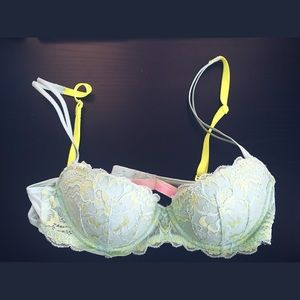 PINK 32B Push-Up Bra