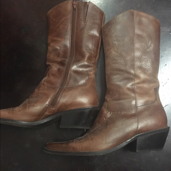 Shoes - Zip up cowboy boots