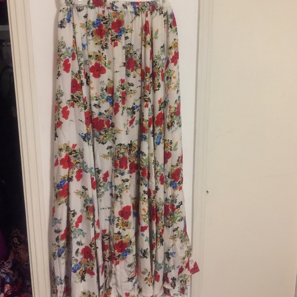 Flowy floral print size 3x Maxi skirt