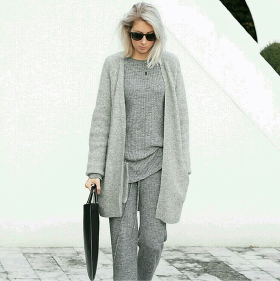 Zara Sweaters - NWT Essential ZARA Cardigan