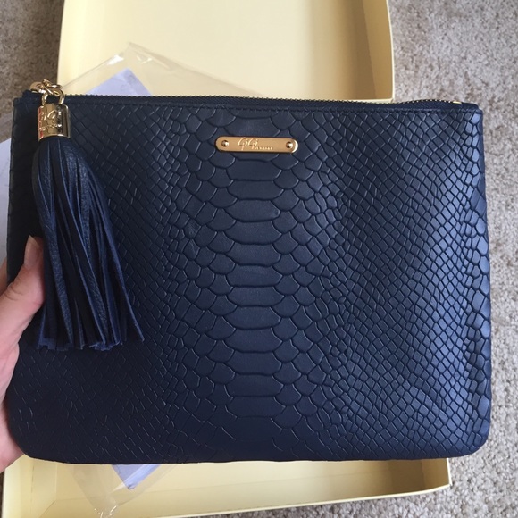 GiGi New York Bags - BRAND NEW Gigi New York all in one bag in Navy GiGi New York Bags - BRAND NEW Gigi New York all in one bag in Navy