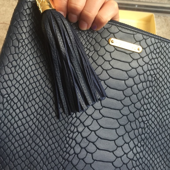 GiGi New York Bags - BRAND NEW Gigi New York all in one bag in Navy GiGi New York Bags - BRAND NEW Gigi New York all in one bag in Navy