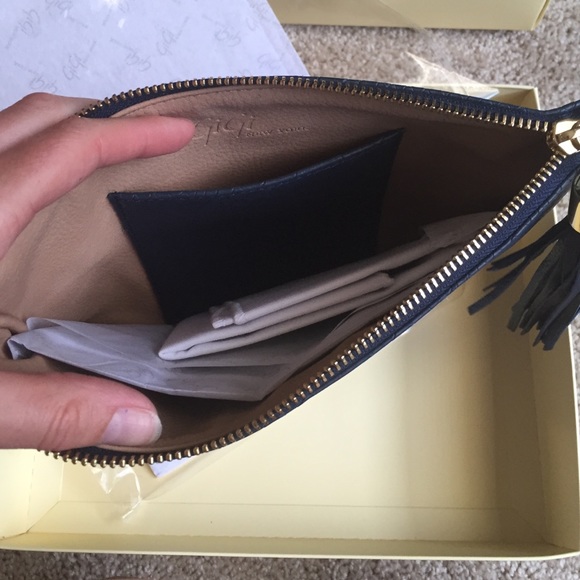 GiGi New York Bags - BRAND NEW Gigi New York all in one bag in Navy GiGi New York Bags - BRAND NEW Gigi New York all in one bag in Navy