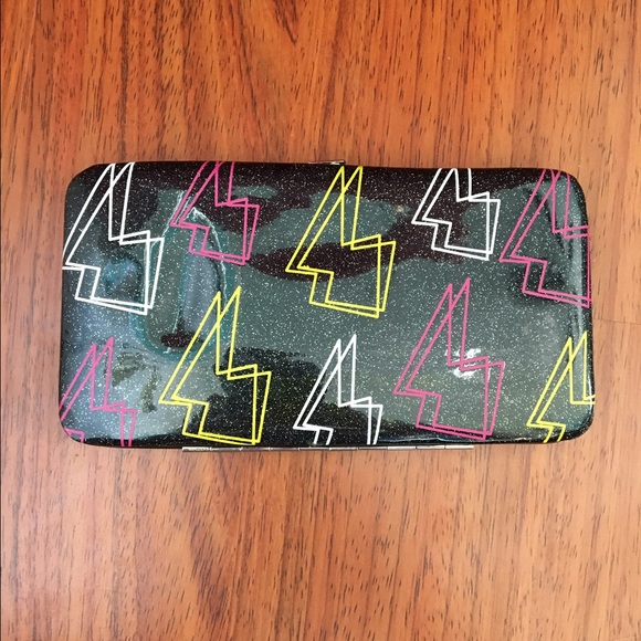 One Cute Wallet! - Picture 2 of 2