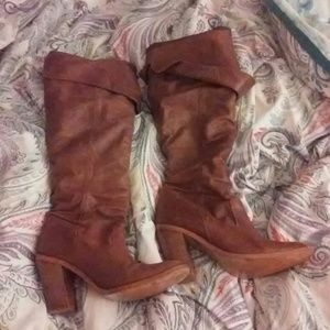 Knee high boots from Spain tan