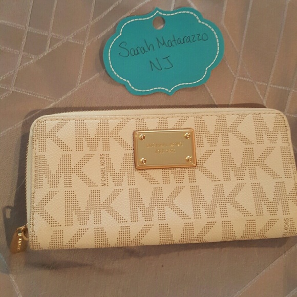 Michael Kors zip around wallet