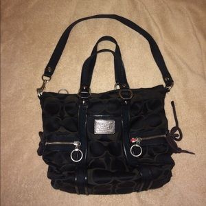 Black Coach Purse with Double frontal Zip Pockets