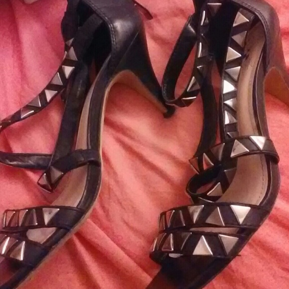 Vince Camuto worn heals - Picture 2 of 2