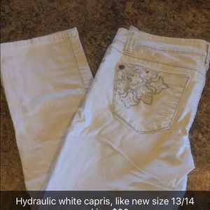 Hydraulic white capris