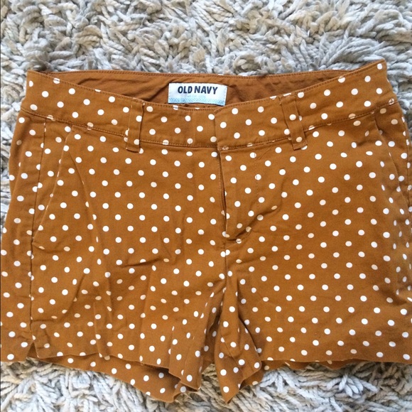 High waisted pika dot shorts