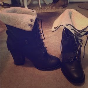 Chinese Laundry ankle boot with fur