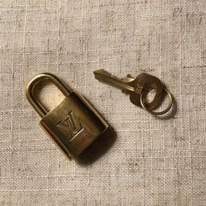 Louise Vuitton lock and key !