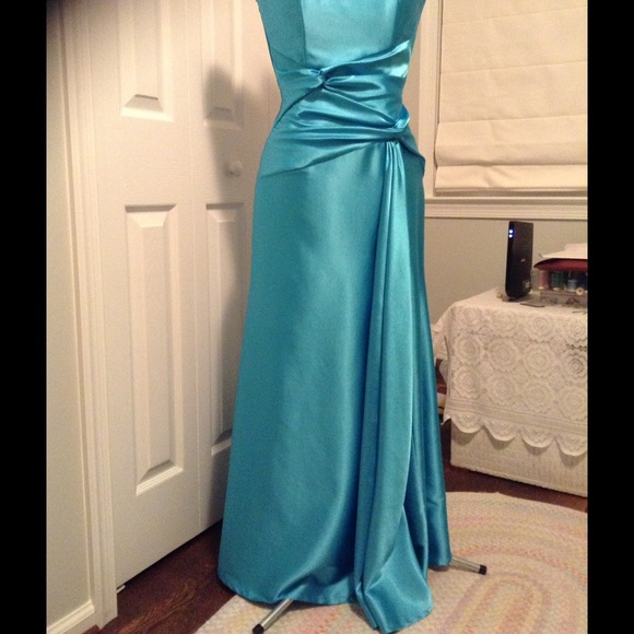 Jessica McClintock gown - Picture 3 of 7