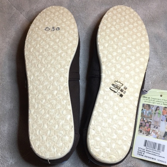 🚫Sold🚫New! Toms classic canvas choco size 6 - Picture 4 of 4