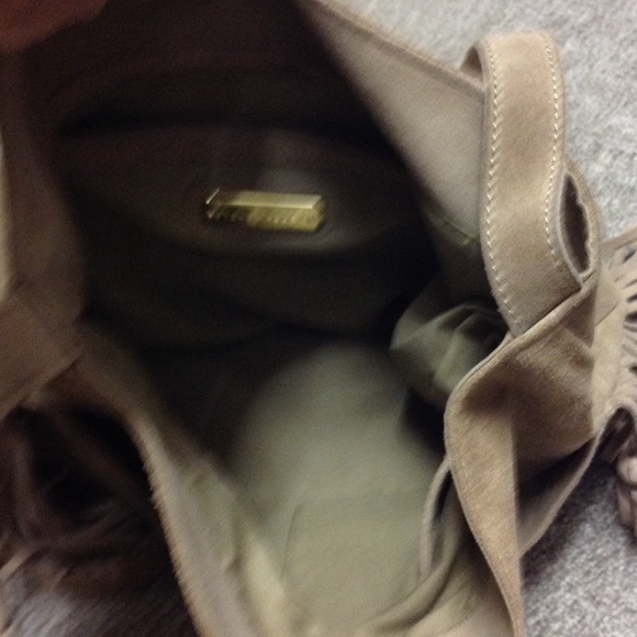 Crossbody - Picture 3 of 4