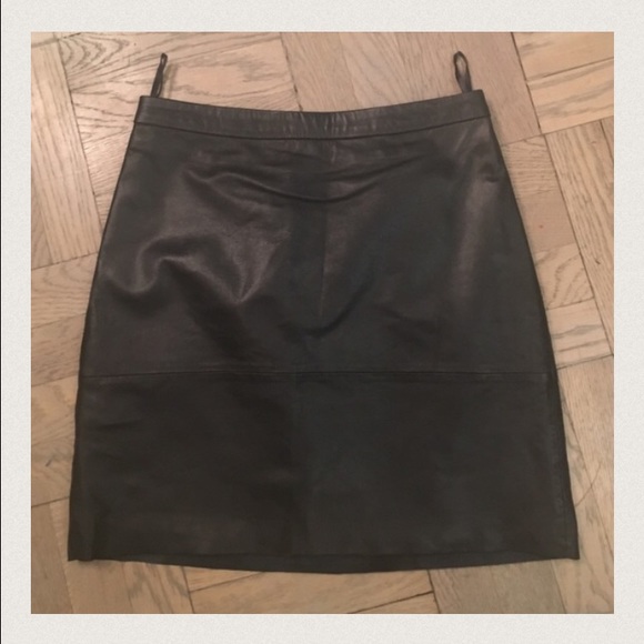 ❌SOLD: French Connection Jet Leather Skirt - Picture 4 of 4