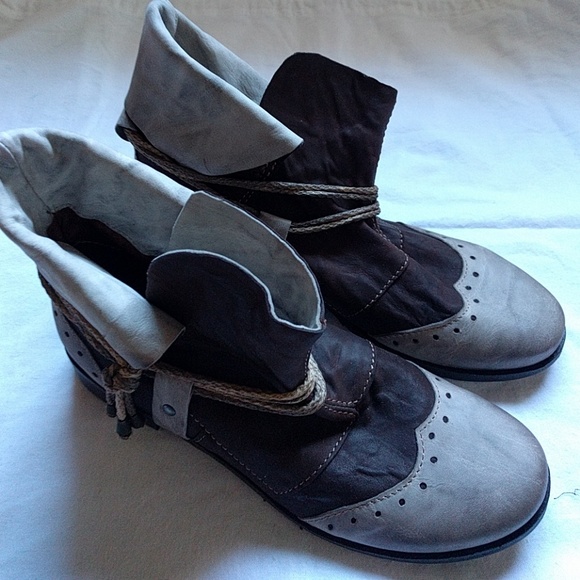 *HOLD* Handmade Italian Leather Ankle Boots NWOT