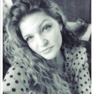 Meet your Posher, Jenesta