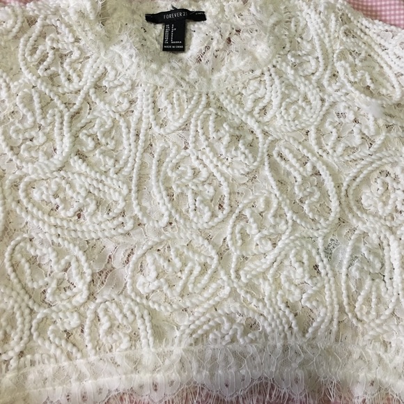 Lace crop top with rope appliqué