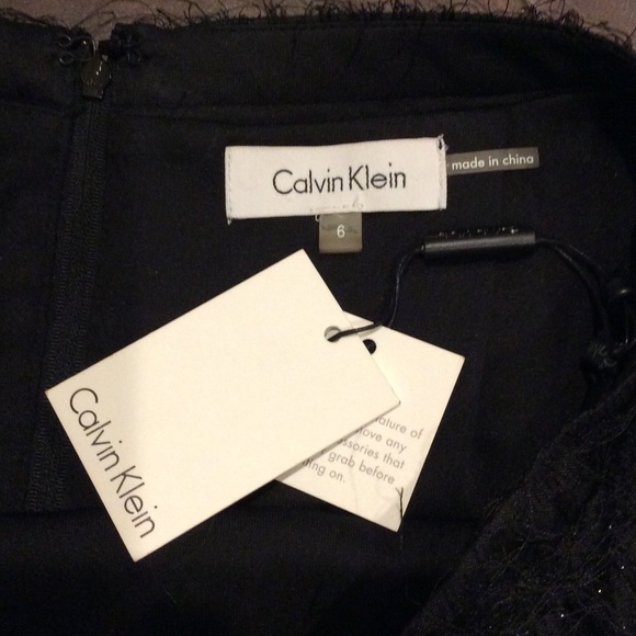 Calvin Klein Skirt. - Picture 2 of 4